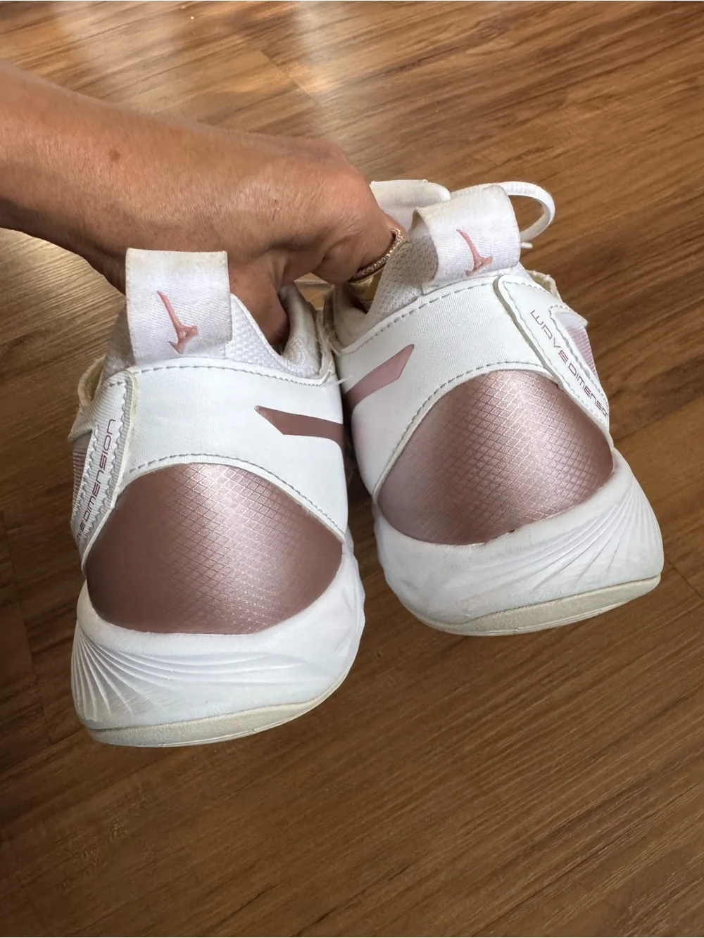 Mizuno Wave Dimension 'White Rose Gold'